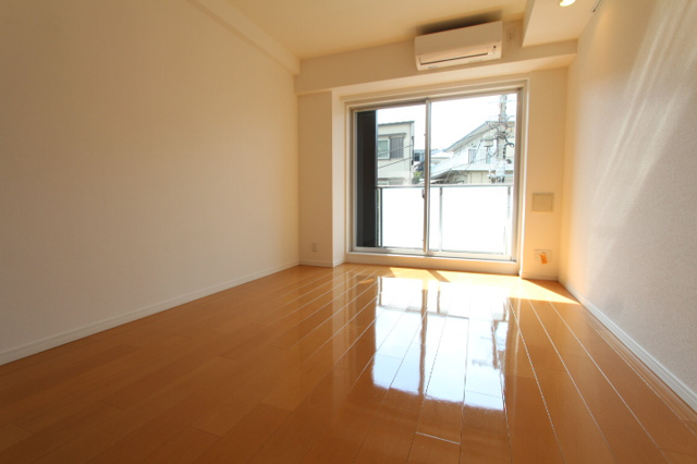 居室・リビング　内観1