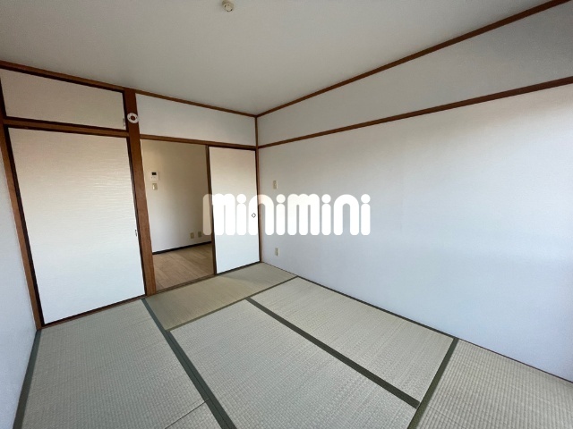 セキュリティ　広めなユニットバスです。