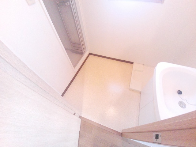 洗面設備　参考写真（同物件他号室）
