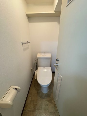 トイレ　別部屋の写真です