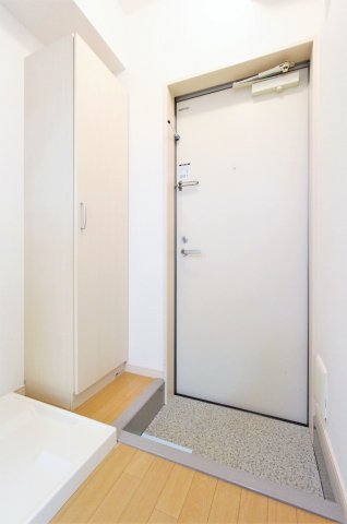 玄関　参考写真（同物件別部屋）