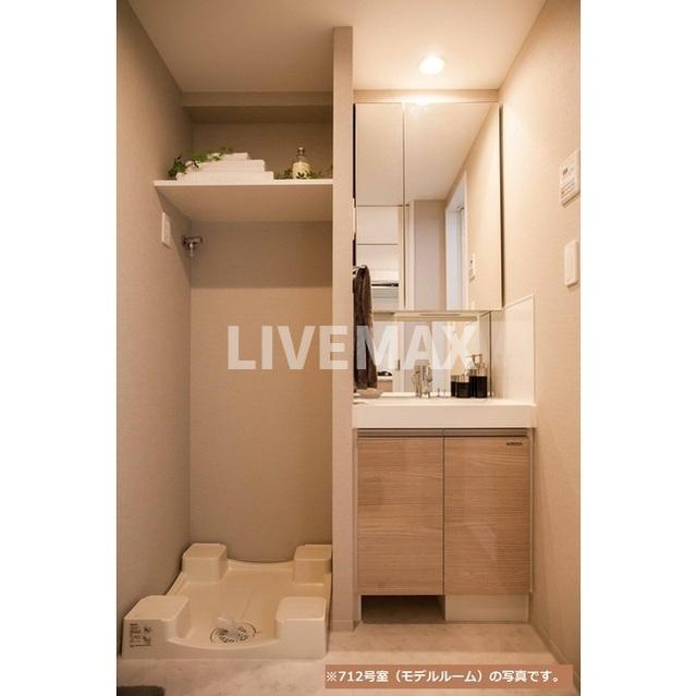 洗面設備　モデルルーム：小物は付いておりません