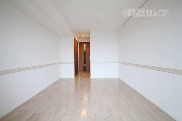 居室・リビング　床暖房付が設備として備わります。