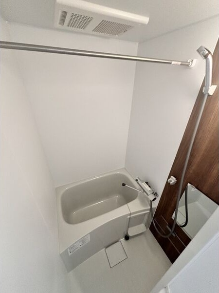 バス・シャワールーム　※写真は同じマンションの違う部屋のものになります。