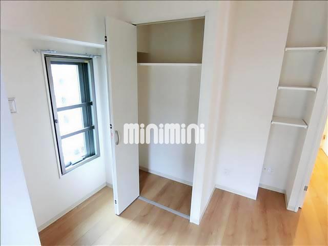 収納　洋服や荷物の収納に便利ですね。