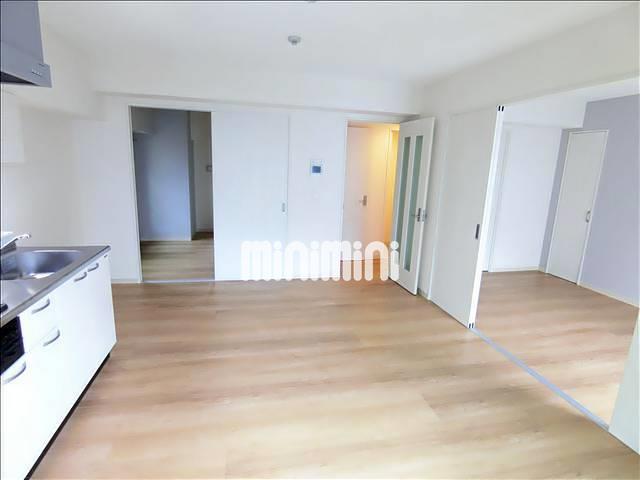 居室・リビング　１０帖のリビングは広々と使うことができますね。