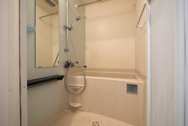 バス・シャワールーム　ゆったり過ごせるお風呂です