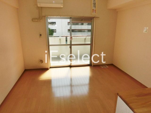 居室・リビング　明るく綺麗なお部屋ですね。