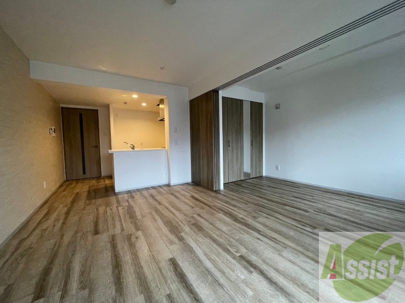 居室・リビング　広くてきれいなリビングです！快適に過ごせそうですね。