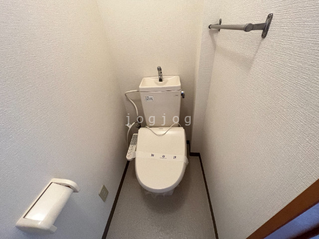 トイレ　温水洗浄便座付き