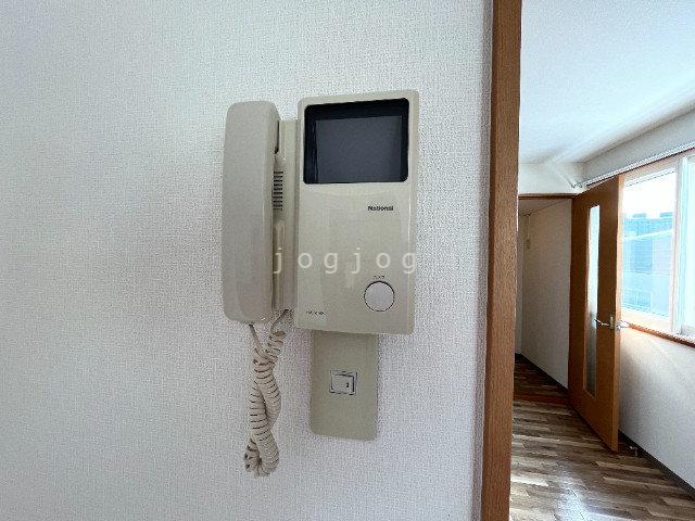 セキュリティ　モニター付きインターホン