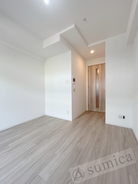 居室・リビング　内装色が異なります