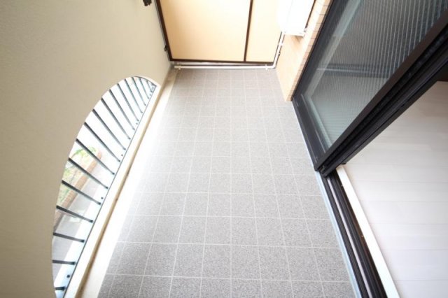 バルコニー　陽当たり良好なバルコニーです