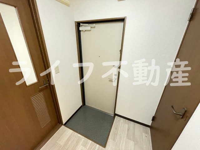 玄関　収納もある玄関です