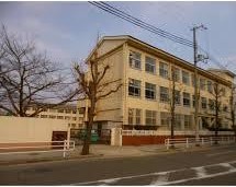 中学校　神戸市立兵庫中学校北分校（中学校）まで477m