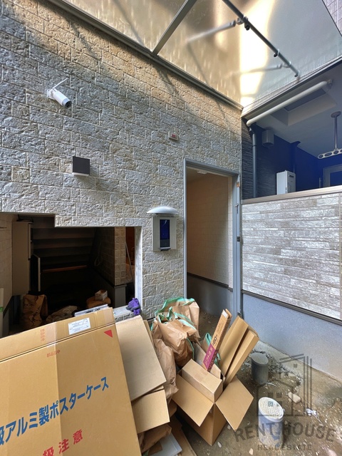 エントランス　外観（建設中）