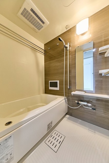 バス・シャワールーム　※写真は同タイプ住戸です。