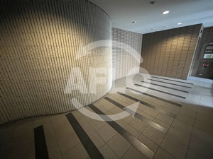 エントランス　コレンテ　エントランス