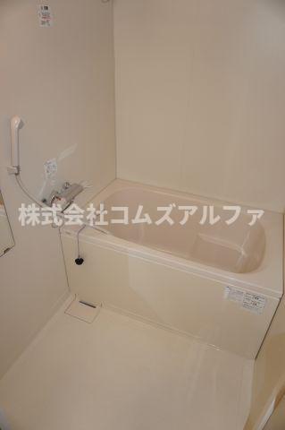 バス・シャワールーム　ジェイ・エス・ティ横浜東　浴室