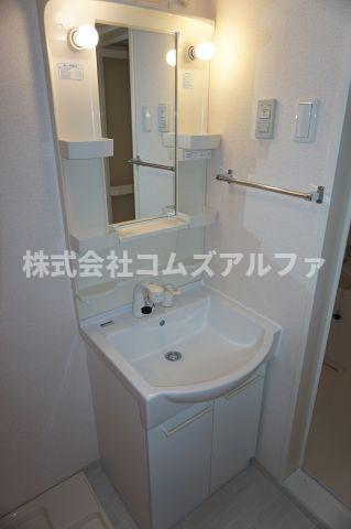 洗面設備　ジェイ・エス・ティ横浜東　独立洗面台