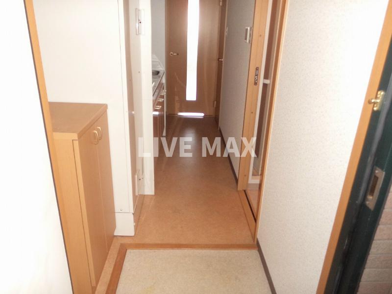 玄関　※別部屋のお写真になります