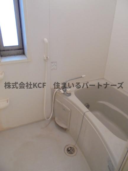 バス・シャワールーム　落ち着いた空間のお風呂です