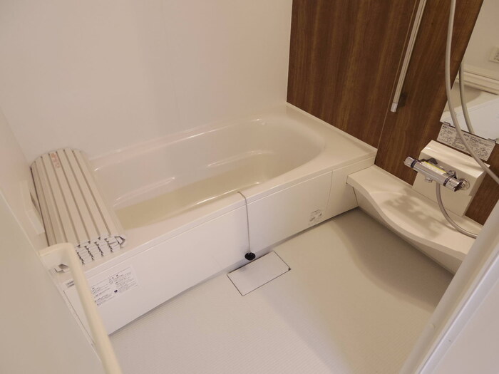 バス・シャワールーム　1坪タイプユニットバス（追焚給湯器・暖房機能付き浴室乾燥機付
