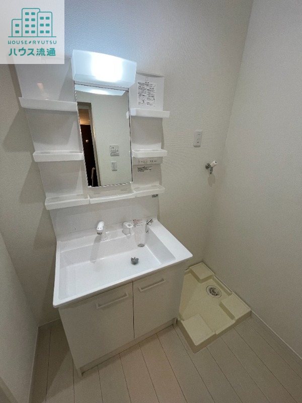 洗面設備　※写真は別号室（間取反転）