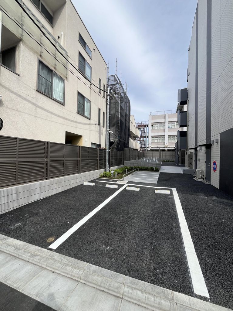 駐車場　バルコニー