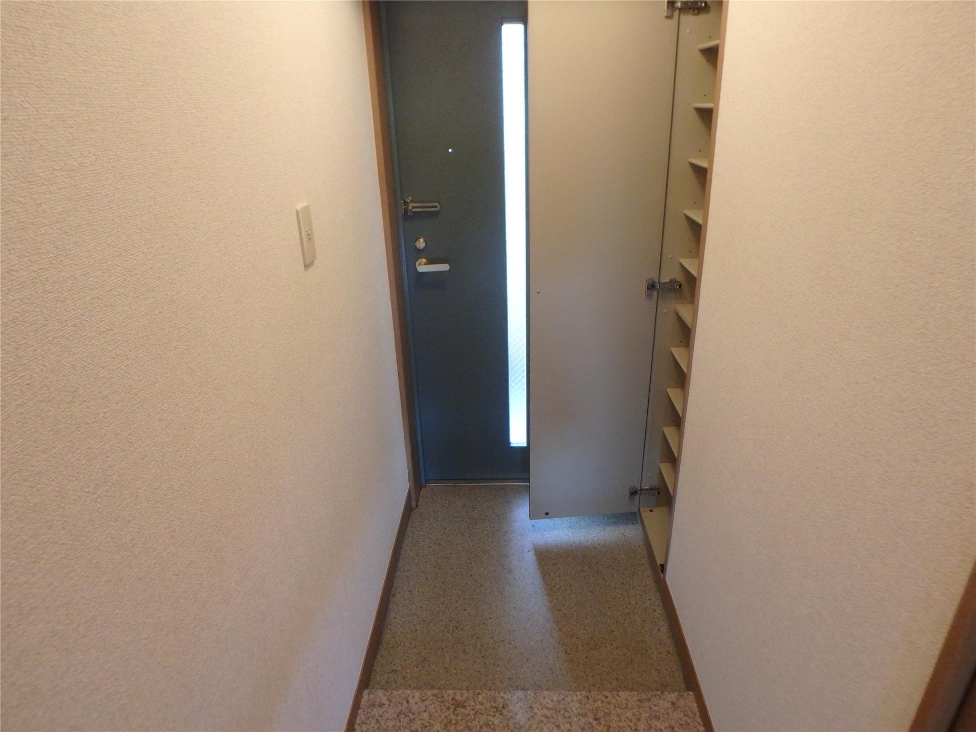 玄関　別部屋参考写真です