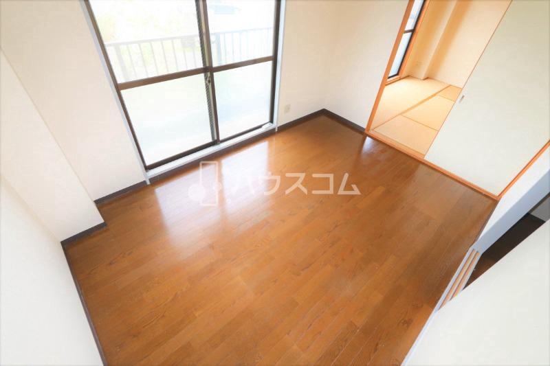 長井マンションの居間写真