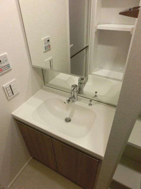 洗面設備　★ワイドな洗面台★