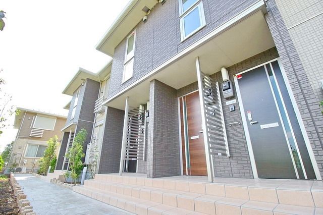 その他　玄関先にはモニターフォンがあります