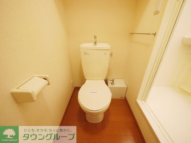 トイレ　★上部に収納棚有り・トイレ★