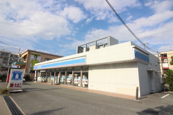 コンビニ　ローソン（コンビニ）まで62m