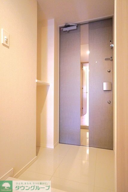 玄関　※写真は同タイプ住戸です。