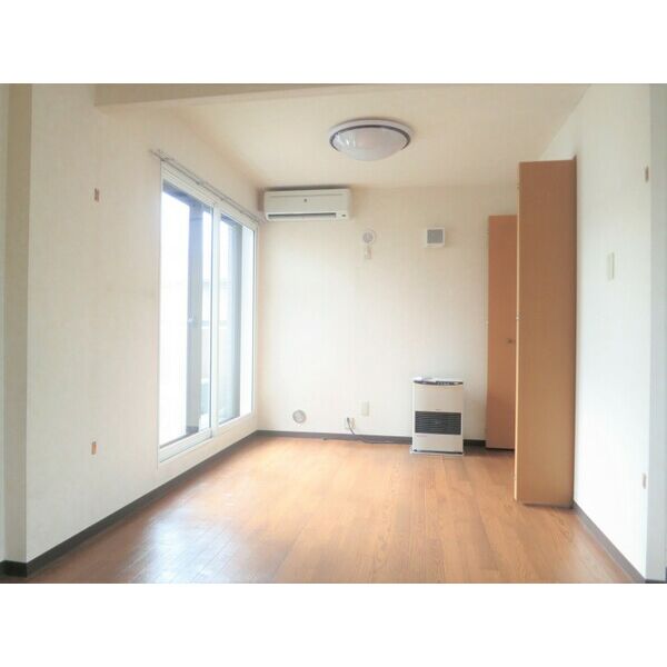 居室・リビング　★最上階、角部屋で日当たり良好！★初期費用軽減可能！