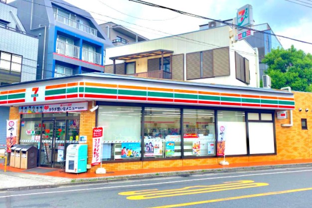 コンビニ　セブンイレブン亀戸3丁目店（コンビニ）まで381m