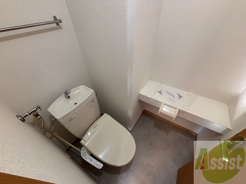 トイレ　こちらはトイレです。清潔感があり、安心して使用できます。