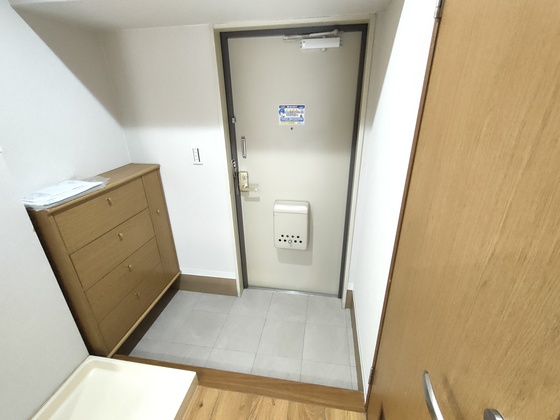 玄関　※別部屋の写真です