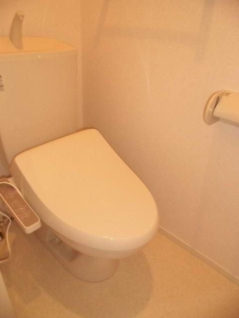 トイレ　温水洗浄便座付き
