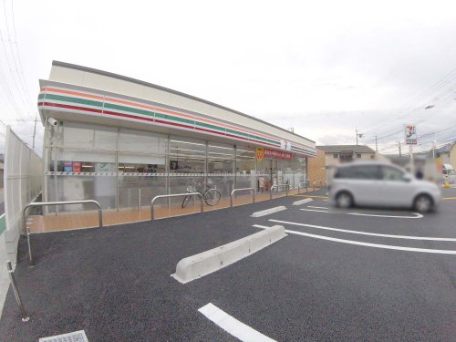 コンビニ　セブンイレブン 宝塚山本丸橋2丁目店（コンビニ）まで379m