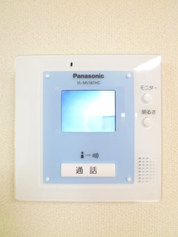セキュリティ　TVモニター付インターホンで来客を画面で確認出来て安心です♪