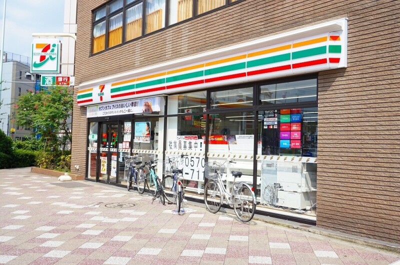コンビニ　セブンイレブン西巣鴨駅前店（コンビニ）まで379m