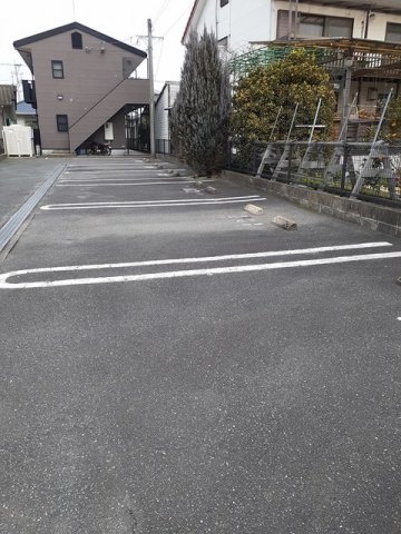 駐車場　駐車スペースもあります☆