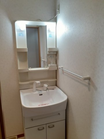 洗面設備　明るい洗面所です★
