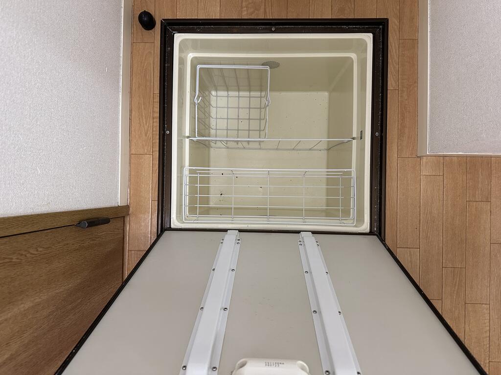 収納　浴室入り口　床下収納