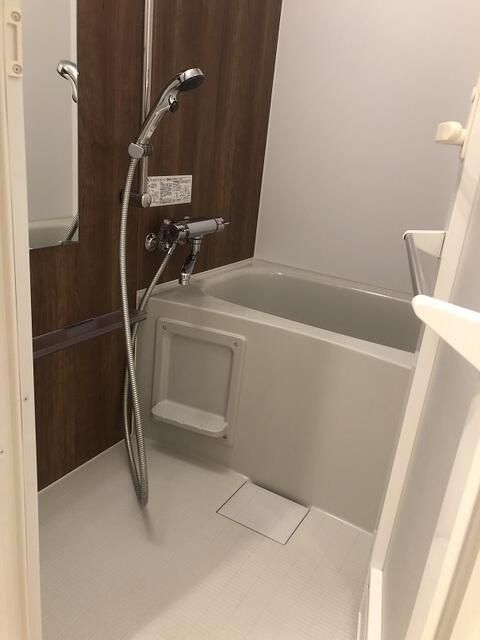 バス・シャワールーム　写真は同タイプ住居です。