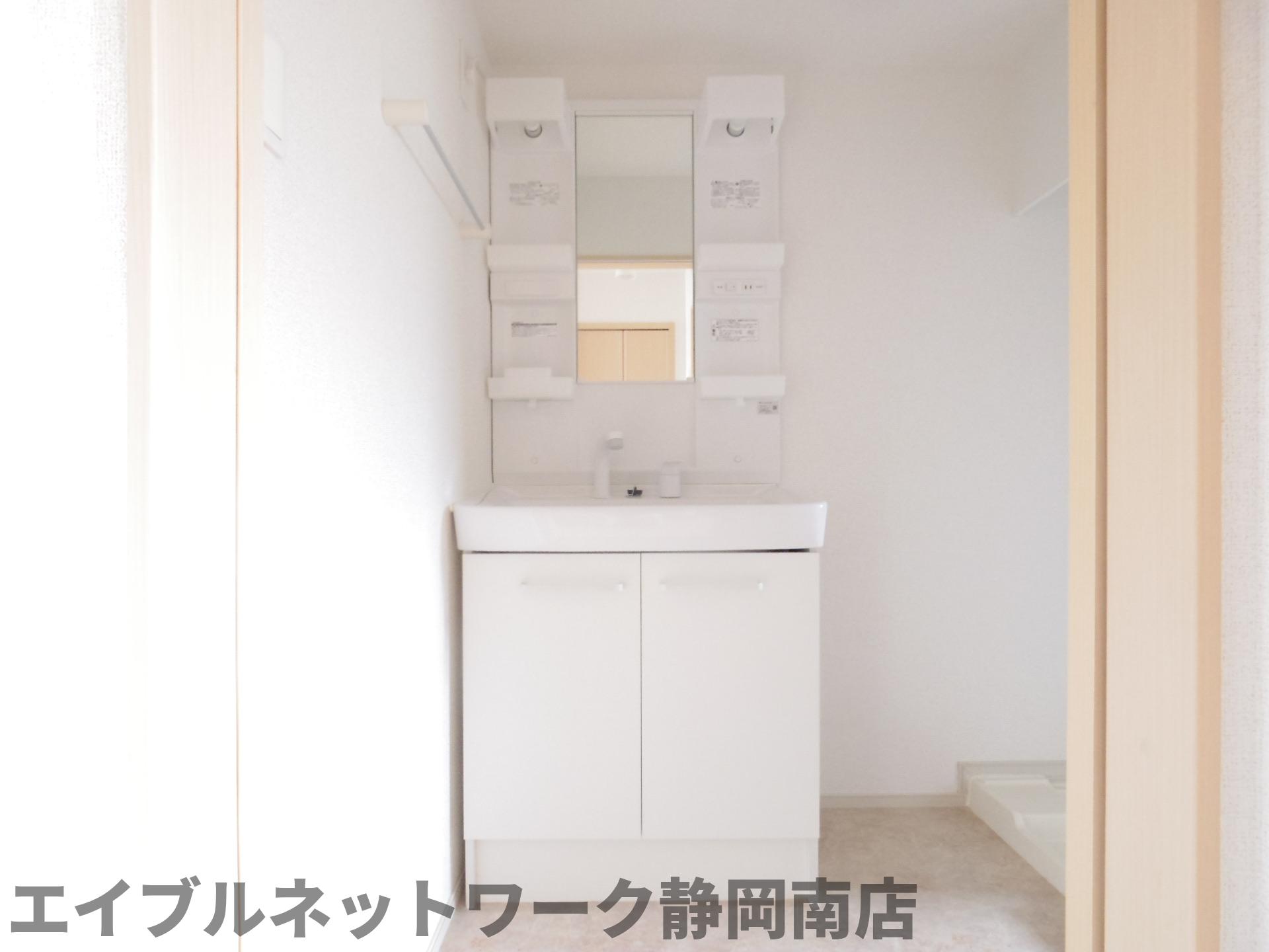 洗面設備　忙しい朝には欠かせない洗面所です
