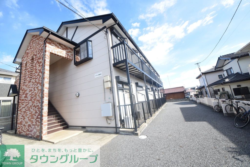 建物外観　駐車場